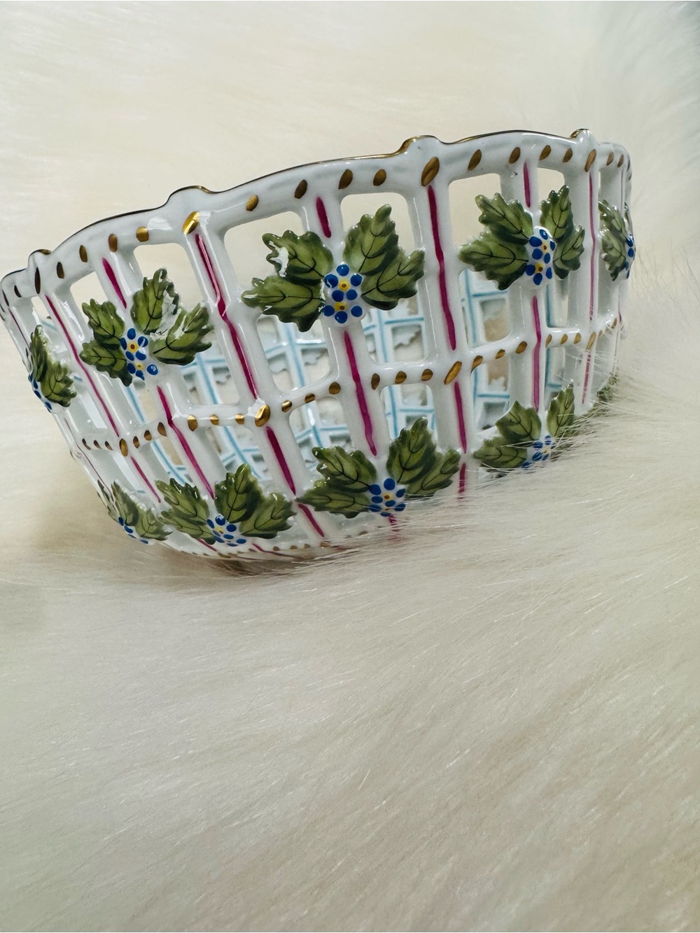 Herend Hungary Rothchilds Bird Open Porcelain Basket. 7473 R O